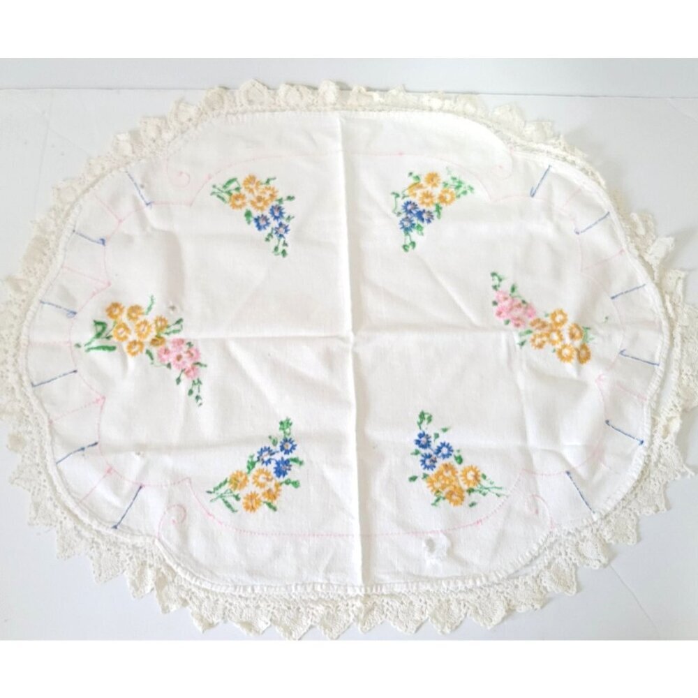 Vintage Embroidered Dresser Scarf Table Runner Flowers Crocheted Trim 26" x 20"